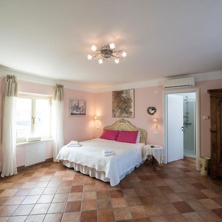 Residence La Pera Bugiarda Венарія-Реале Екстер'єр фото