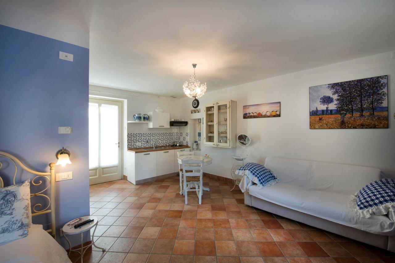 Residence La Pera Bugiarda Венарія-Реале Екстер'єр фото